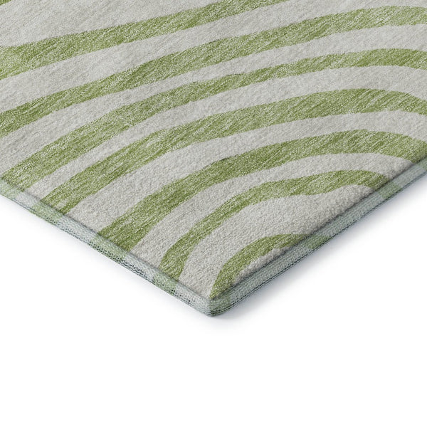 HomeRoots 8' Stylish Green, Gray & Ivory Abstract Round Rug – Washable, UV-Protected for Modern Spaces! 664203