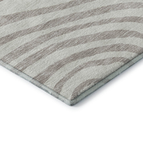 HomeRoots 8' Washable Ivory Beige Khaki Abstract Round Rug with UV Protection for Modern Homes & Families 664209
