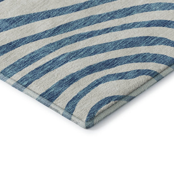 HomeRoots 8' Teal Silver and Gray Abstract Washable Round Rug – UV Protected, Durable & Stylish Home Accent 664227