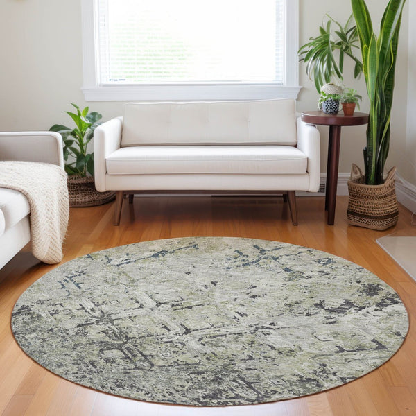 HomeRoots 8' Elegant Silver Gray and Ivory Diamond Round Rug - Washable, UV Protected, Ideal for Busy Homes 664437