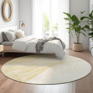 HomeRoots 8' Gold and Ivory Geometric Round Rug – Stylish, Washable, UV-Protected for Indoor & Outdoor Spaces 664567