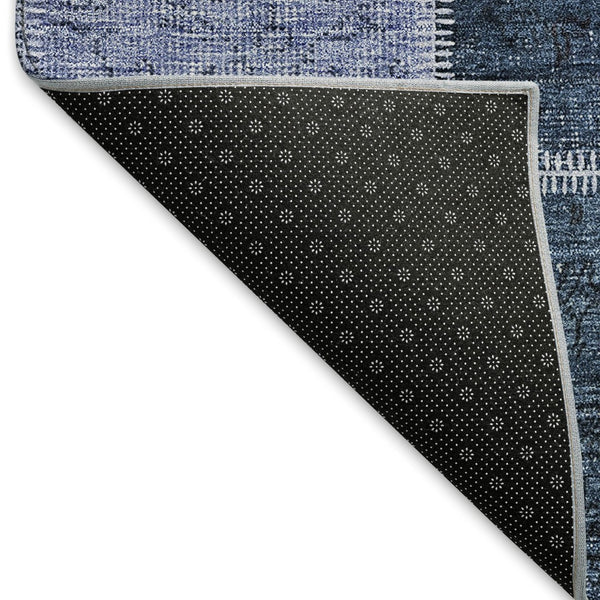 HomeRoots 8' Blue And Gray Patchwork Round Rug - Washable, UV Protected, Durable for High Traffic Homes 664651