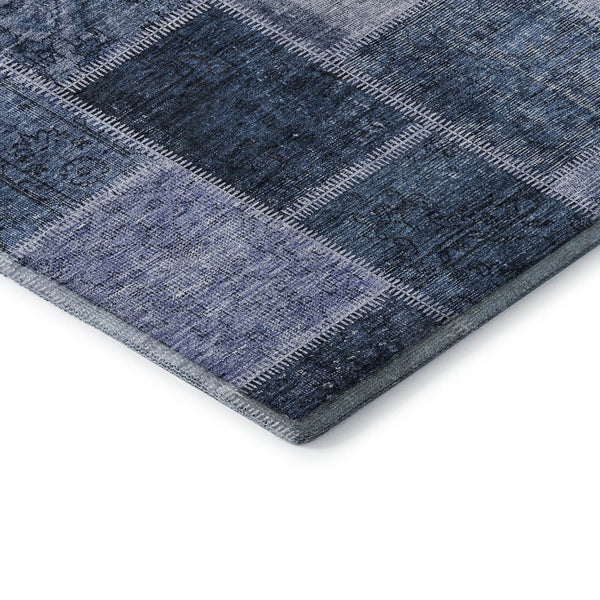 HomeRoots 8' Blue And Gray Patchwork Round Rug - Washable, UV Protected, Durable for High Traffic Homes 664651