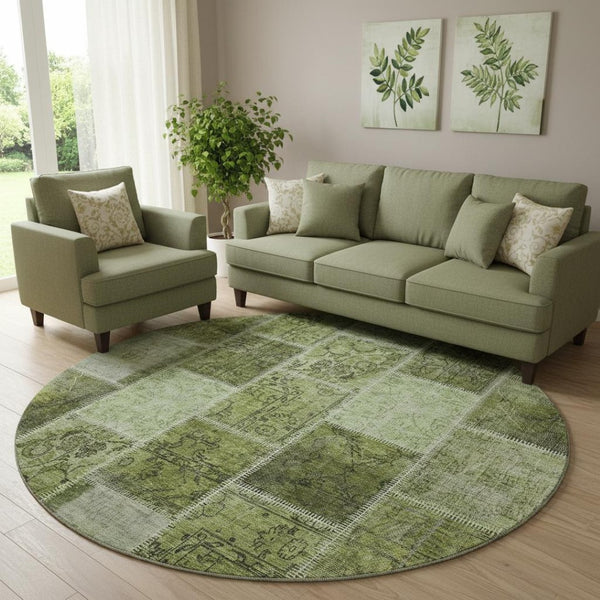 HomeRoots 8' Olive Green and Gray Patchwork Round Rug - Stylish, Durable, Washable with UV Protection for Home 664669