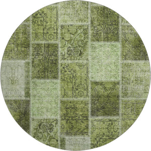 HomeRoots 8' Olive Green and Gray Patchwork Round Rug - Stylish, Durable, Washable with UV Protection for Home 664669