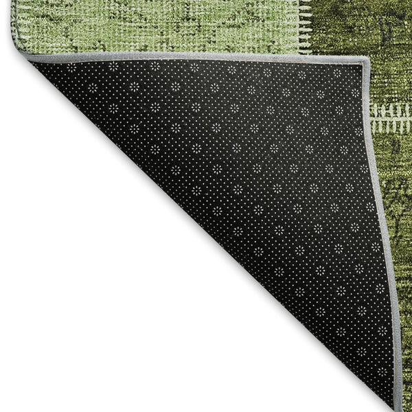 HomeRoots 8' Olive Green and Gray Patchwork Round Rug - Stylish, Durable, Washable with UV Protection for Home 664669