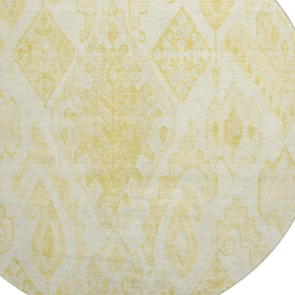 HomeRoots 8' Gold and Ivory Moroccan Round Rug - Washable, UV Protected, Stain Resistant for Busy Homes! 664807