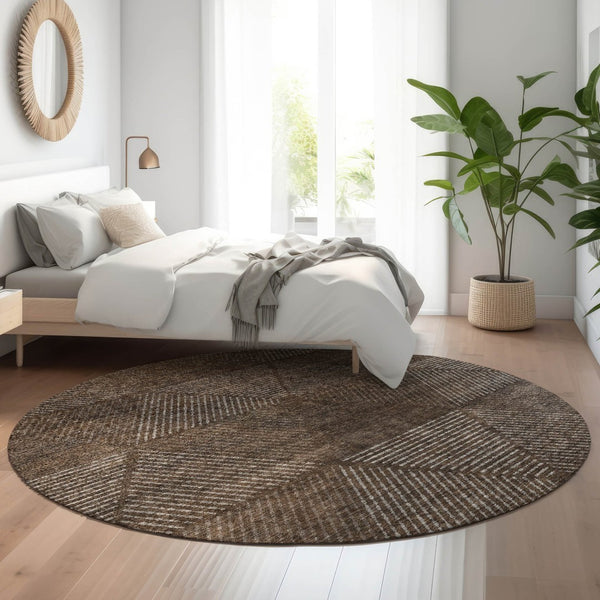 HomeRoots 8' Brown and Taupe Geometric Round Rug – Washable, UV Protected, Stylish & Durable for High-Traffic Areas 664843