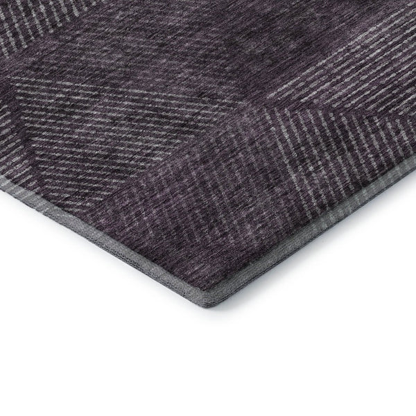 HomeRoots 8' Stylish Eggplant and Gray Geometric Round Rug - Washable, UV-Protected, and Perfect for Homes! 664861
