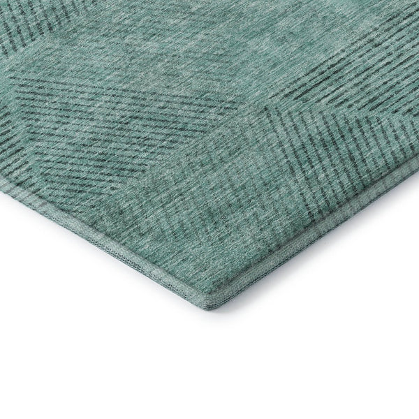 HomeRoots 8' Teal and Gray Geometric Round Rug - Washable, UV-Protected, Stylish Design for Modern Homes 664885
