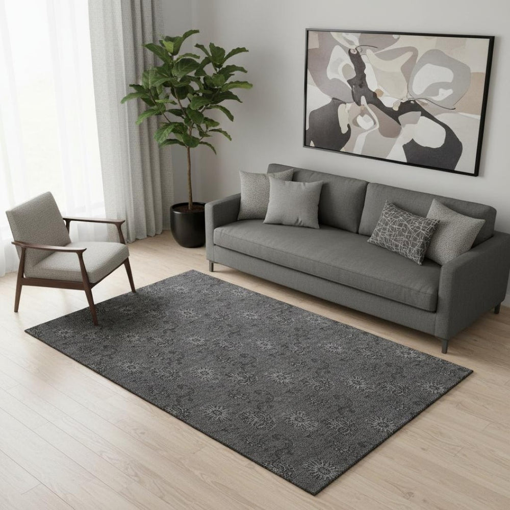 HomeRoots 5' Gray and Silver Floral Washable Area Rug - UV Protected, Stain Resistant, Perfect for High-Traffic Areas 665322