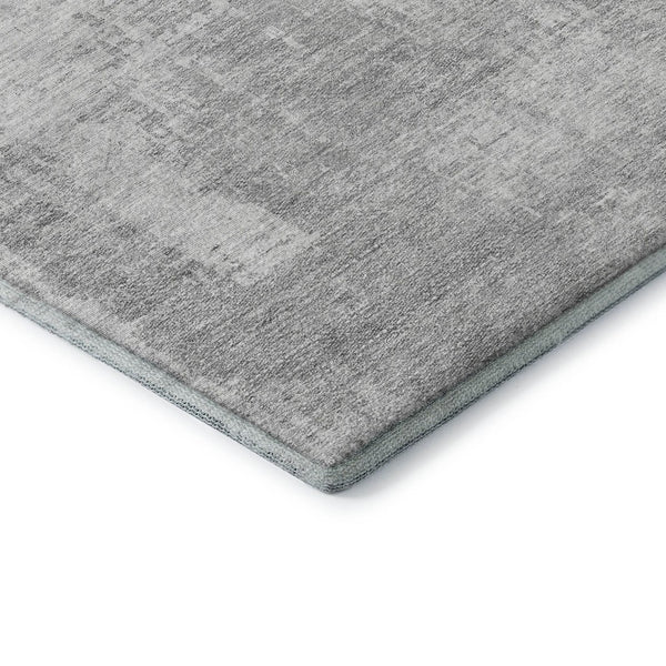 HomeRoots 8' Silver and Gray Abstract Washable Round Area Rug - Durable, UV-Protected, Modern Design for Homes 665660