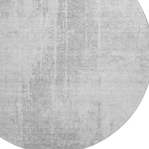 HomeRoots 8' Silver and Gray Abstract Washable Round Area Rug - Durable, UV-Protected, Modern Design for Homes 665660