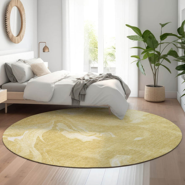 HomeRoots 8' Gold and Ivory Abstract Washable Round Rug - Stylish, Durable, UV Protected for Modern Living Spaces 665834