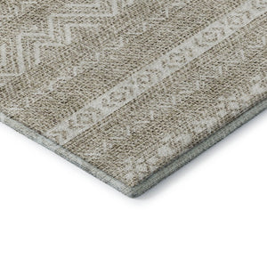 HomeRoots 8' Beige and Ivory Southwestern Washable Round Rug - Durable, UV-Protected, Easy-Care Design for Homes 665864