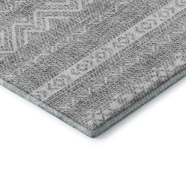 HomeRoots 5' X 8' Gray and Silver Southwestern Area Rug - Washable, Durable, UV-Protected for Stylish Spaces 665893