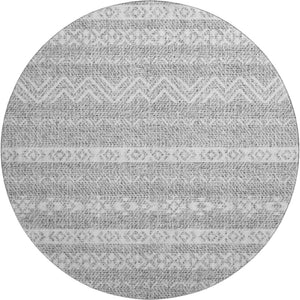 HomeRoots 8' Gray and Silver Southwestern Round Rug - Washable, UV-Protected, Stylish for High-Traffic Areas 665894