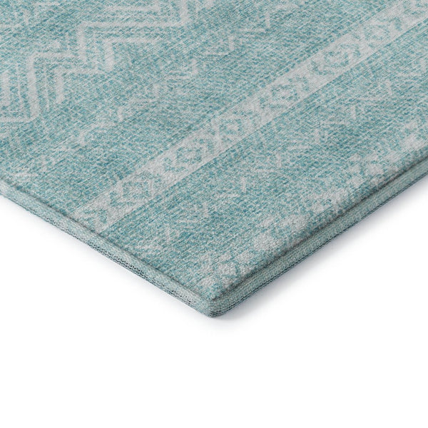 HomeRoots 5' X 8' Stylish Teal & Ivory Southwestern Area Rug - Washable, UV-Protected, Durable & Stain-Resistant! 665917
