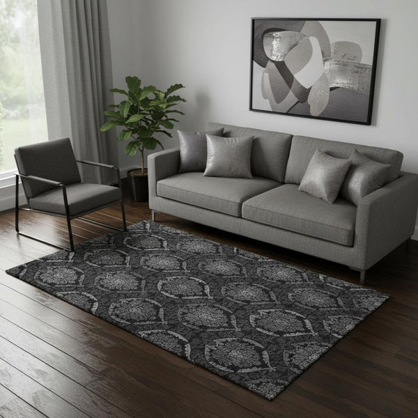 HomeRoots 5' Gray and Silver Medallion Area Rug - Washable, UV-Protected, Stain-Resistant, Stylish Design 666061