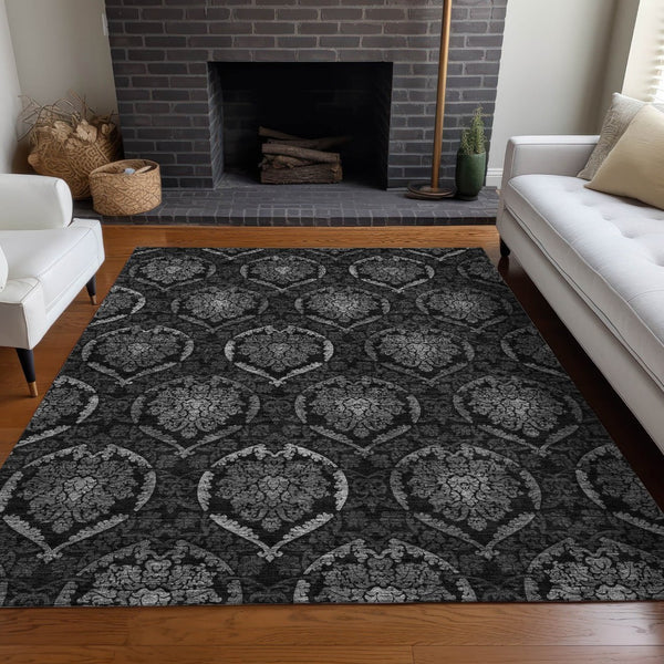 HomeRoots 5' Gray and Silver Medallion Area Rug - Washable, UV-Protected, Stain-Resistant, Stylish Design 666061