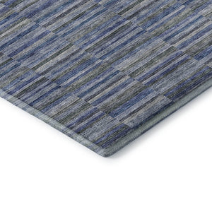 HomeRoots 8' Navy Blue & Gray Striped Round Rug - Washable, UV Protected, Stain Resistant for High Traffic Areas 666266