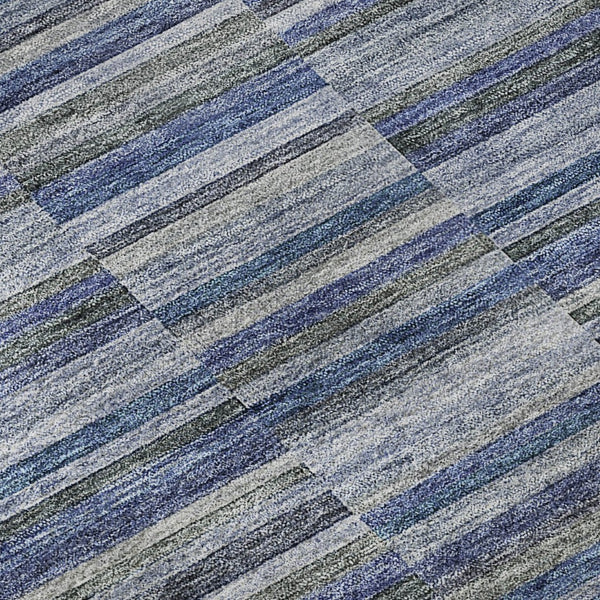HomeRoots 8' Navy Blue & Gray Striped Round Rug - Washable, UV Protected, Stain Resistant for High Traffic Areas 666266