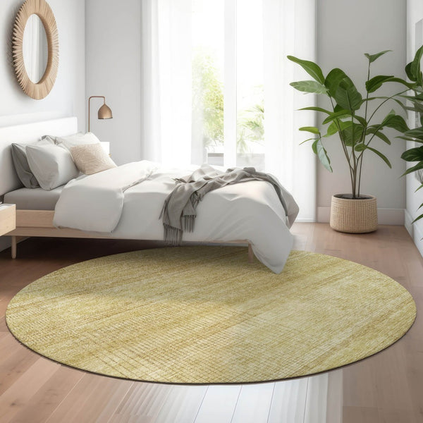 HomeRoots 8' Gold and Beige Striped Washable Round Rug - Durable, Stain-Resistant, UV Protected for Any Space 666461
