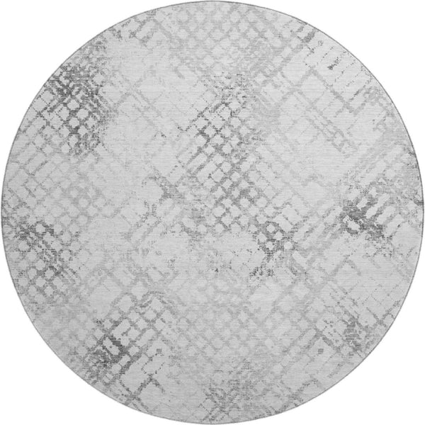 HomeRoots 8' Gray and Silver Geometric Round Rug - Washable, UV Protected, Stain Resistant for Modern Spaces 666641