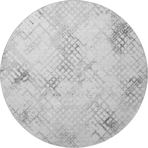 HomeRoots 8' Gray and Silver Geometric Round Rug - Washable, UV Protected, Stain Resistant for Modern Spaces 666641