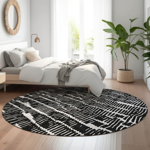 HomeRoots 8' Black And Ivory Vermicular Washable Round Rug – UV Protected, Stain Resistant, Stylish & Durable! 666839