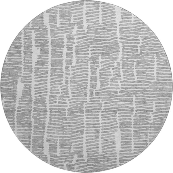 HomeRoots 8' Gray And Ivory Round Rug - Washable, Stain Resistant, UV Protected for High-Traffic Areas 666857
