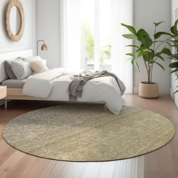 HomeRoots 8' Gold and Beige Ombre Round Rug - Washable, UV-Protected, Durable, Stylish for High-Traffic Areas 666905