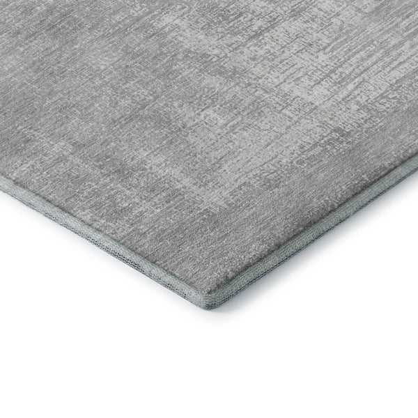 HomeRoots 8' Modern Abstract Washable Round Rug in Silver & Gray - Durable, UV Protected, Easy-Care Design 667141