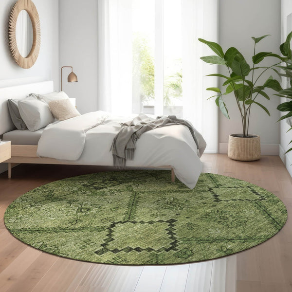 HomeRoots 8' Olive Green and Gray Floral Round Rug - Washable, UV-Protected, Stain Resistant, Durable Design! 667249