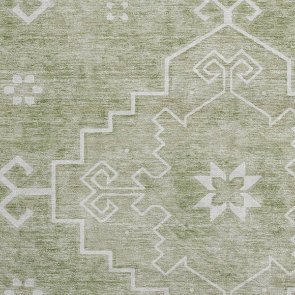 HomeRoots 8' Artichoke Green Medallion Round Rug - Washable, UV-Protected, Durable & Stylish for Any Space 667393