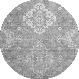 HomeRoots 8' Gray And Ivory Medallion Round Rug - Washable, UV Protected, Stain Resistant for Stylish Durability 667411