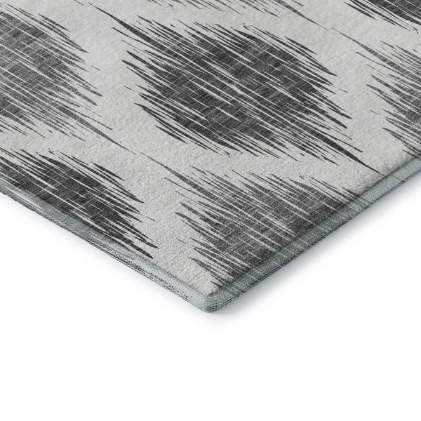 HomeRoots 8' Gray and Ivory Ikat Round Rug - Washable, UV-Protected, Stain-Resistant for High-Traffic Homes 667482