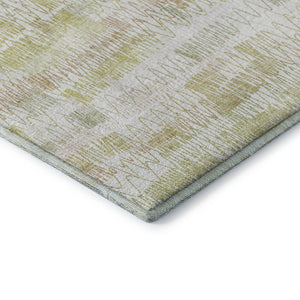 HomeRoots 8' Gold And Ivory Striped Washable Round Rug – UV Resistant, Durable, Stylish for Any Space! 667560