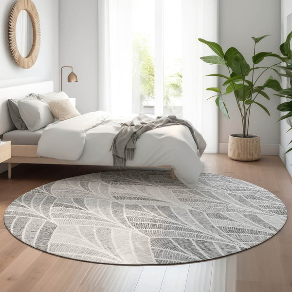 HomeRoots 8' Gray and Ivory Geometric Washable Round Rug - Stylish, Durable, and UV-Protected for Every Home 667596