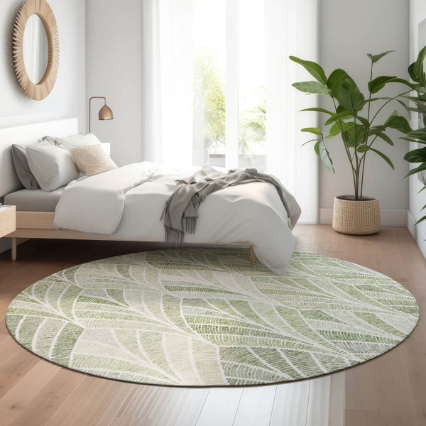 HomeRoots 8' Sage and Ivory Geometric Round Rug - Stylish, Washable, UV-Protected for Home & Outdoor Use 667620