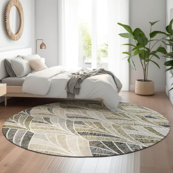 HomeRoots 8' Taupe and Ivory Geometric Round Rug – Washable, UV-Protected, Stylish, and Stain-Resistant! 667626