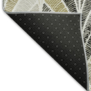 HomeRoots 8' Taupe and Ivory Geometric Round Rug – Washable, UV-Protected, Stylish, and Stain-Resistant! 667626