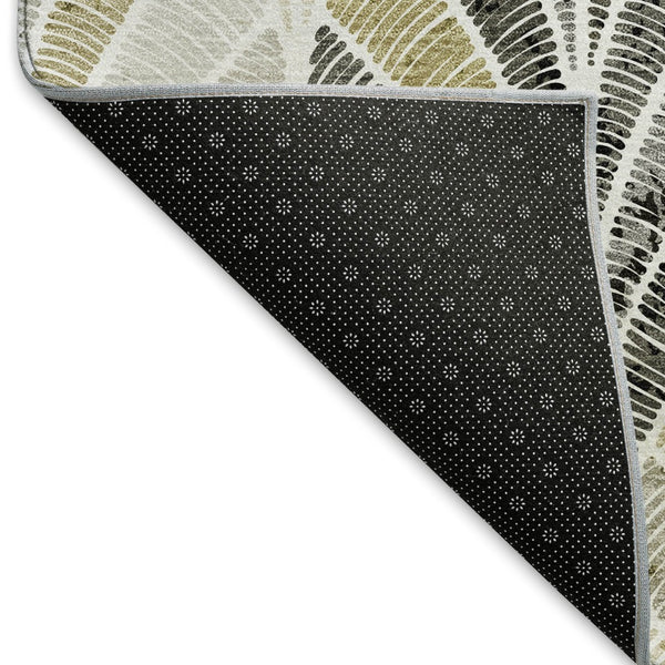 HomeRoots 8' Taupe and Ivory Geometric Round Rug – Washable, UV-Protected, Stylish, and Stain-Resistant! 667626