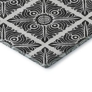 HomeRoots 8' Ivory and Black Medallion Washable Round Rug - Durable, Stylish, UV-Resistant, Easy Care Solution! 667774