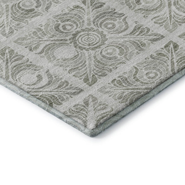 HomeRoots 8' Taupe and Beige Medallion Round Rug - Washable, UV Protected, Stain Resistant for Easy Care 667798