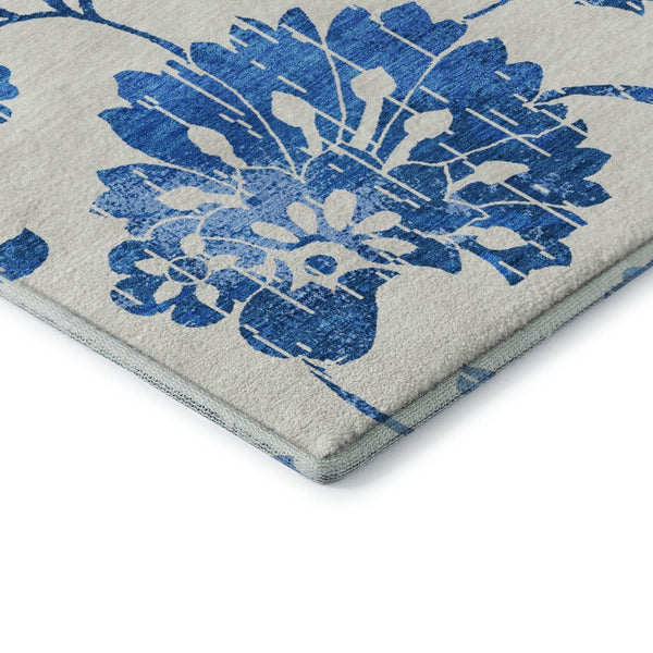 HomeRoots 8' Washable Round Rug with White and Blue Floral Design - UV Protected, Stain Resistant, Durable! 667954