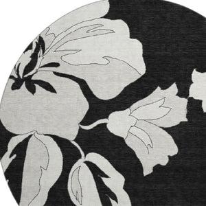 HomeRoots 8' Black and Ivory Floral Washable Round Rug – Durable, UV Protected, Perfect for Busy Homes & Décor 667966