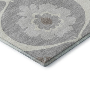 HomeRoots 8' Washable Gray and Ivory Medallion Round Rug - Durable, UV Protected, Perfect for Family Spaces! 668050