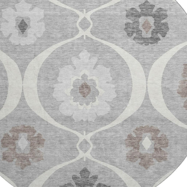 HomeRoots 8' Washable Gray and Ivory Medallion Round Rug - Durable, UV Protected, Perfect for Family Spaces! 668050