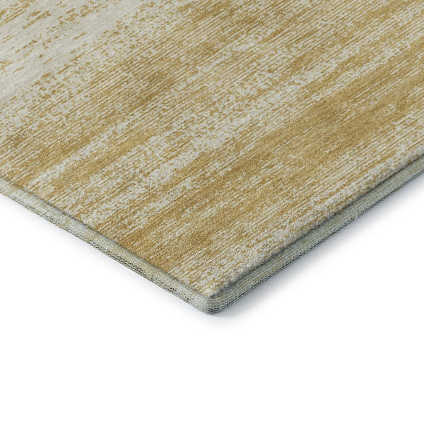 HomeRoots 8' Gold and Ivory Striped Round Rug - Washable, UV Protected, Durable, and Perfect for High-Traffic Areas 668116